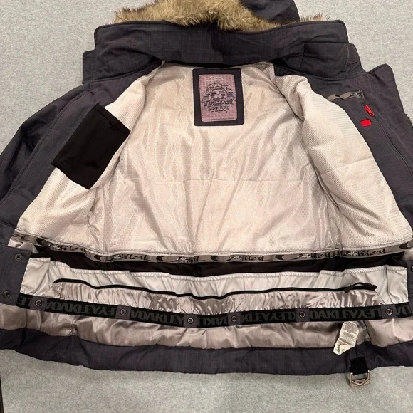 Oakley Gretchen Bleiler Signature Series Insulated Ski Snow Jacket - Picture 11 of 12